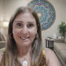 Psicóloga especializada do Instituto Cintia Balotta no Itaim Bibi, oferecendo atendimento em Terapia Junguiana e Hipnoterapia